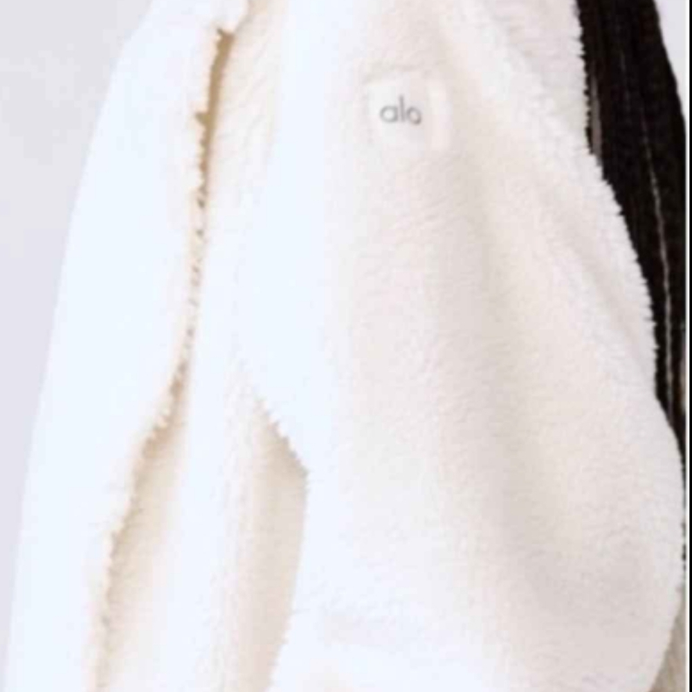 Women's ALO Yoga Creamy White Sherpa Coat - Picture 3 of 3